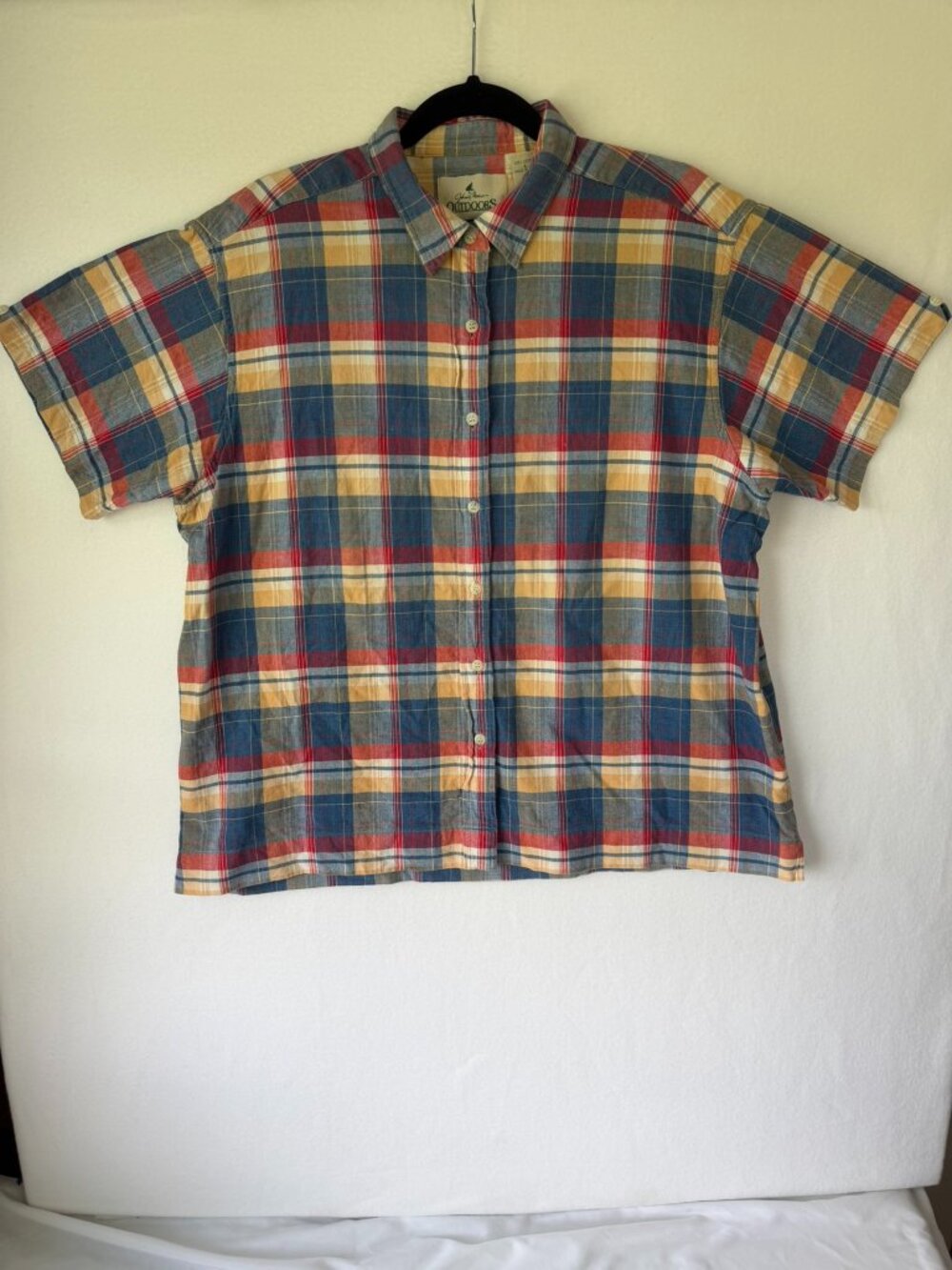 Johnny Morris Outdoors Plaid Short Sleeve Button‑Up Size Large